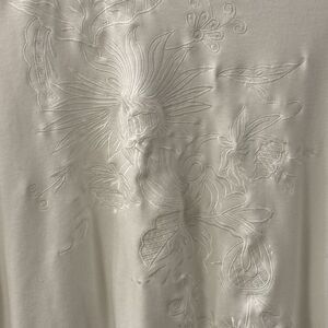 Women’s embroidered long sleeve shirt - L